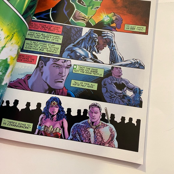 DC Universe Rebirth Justice League Vol. 2 Outbreak - Picture 3 of 4